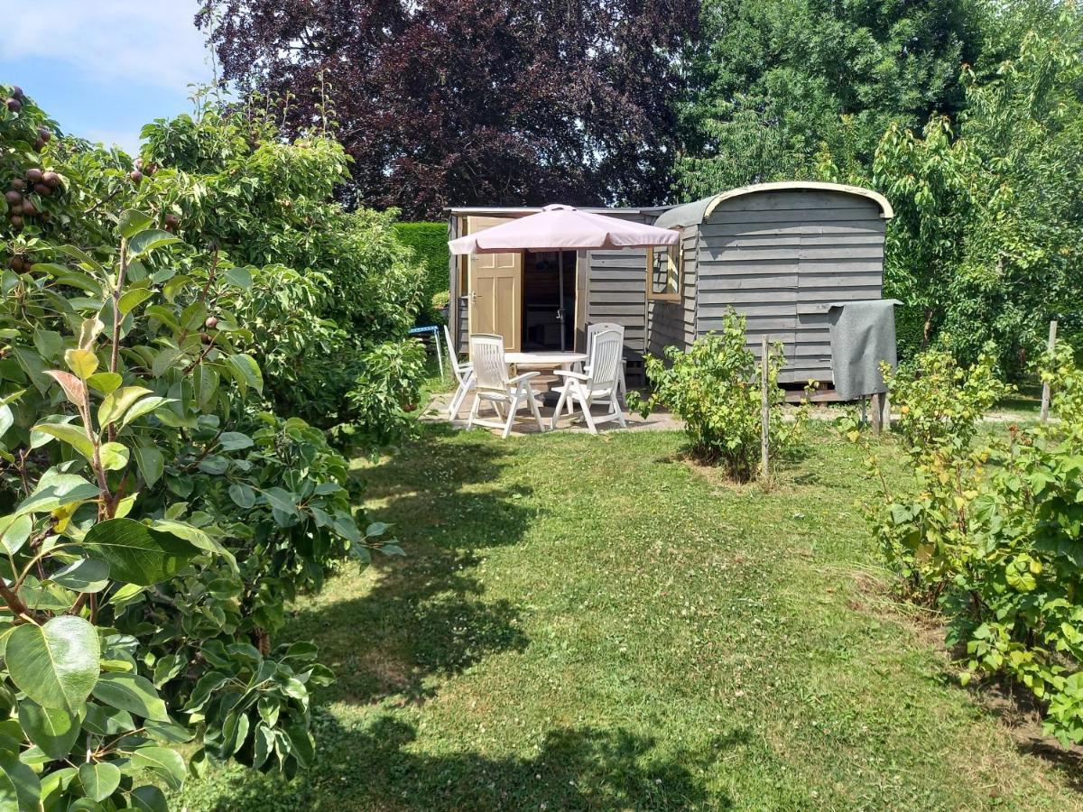 Pipowagen/Chalet De Oude Rijn Bed & Breakfast Harmelen Exterior photo