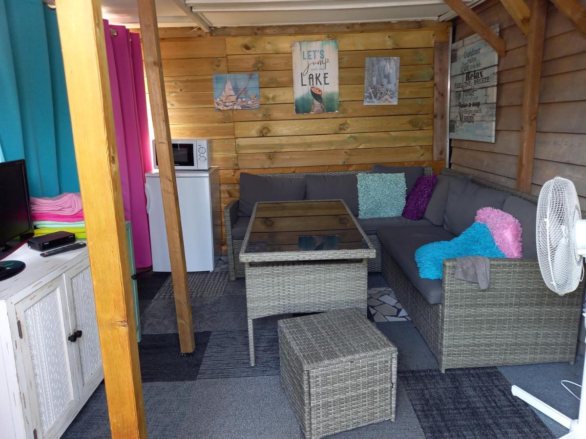 Pipowagen/Chalet De Oude Rijn Bed & Breakfast Harmelen Exterior photo